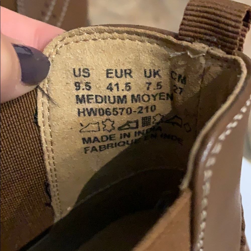 NEW Men Booties - Picture 3 of 3